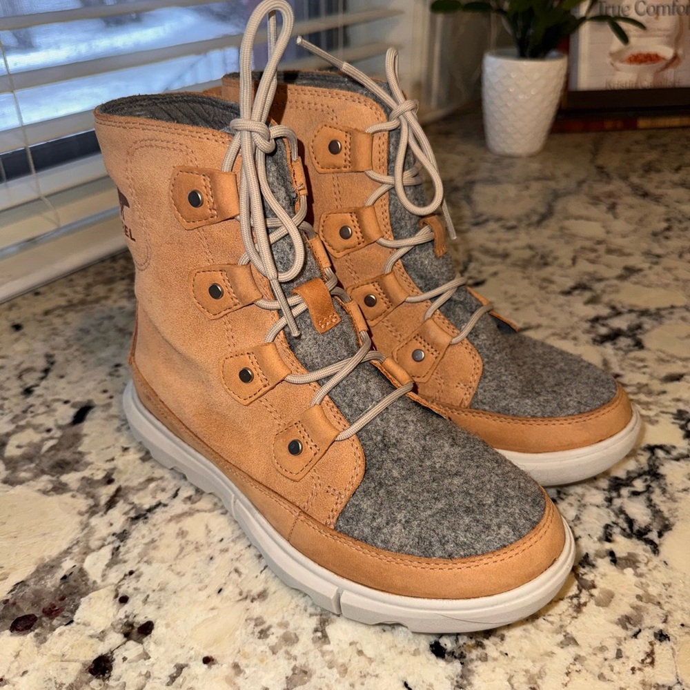 Sorel Explorer II Joan Felt Women's Sz 7 Winter Boots NL4460-253